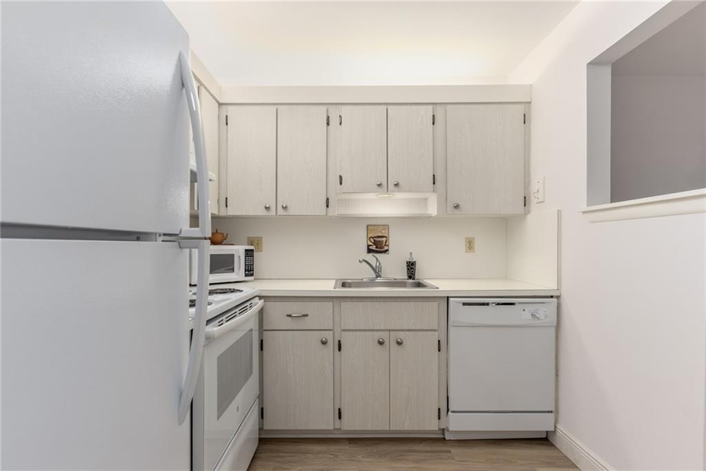 800 Northwest Fork Road, Unit 31 Stuart, FL 34994 - Photo 11 of 22 Gallery Image 11