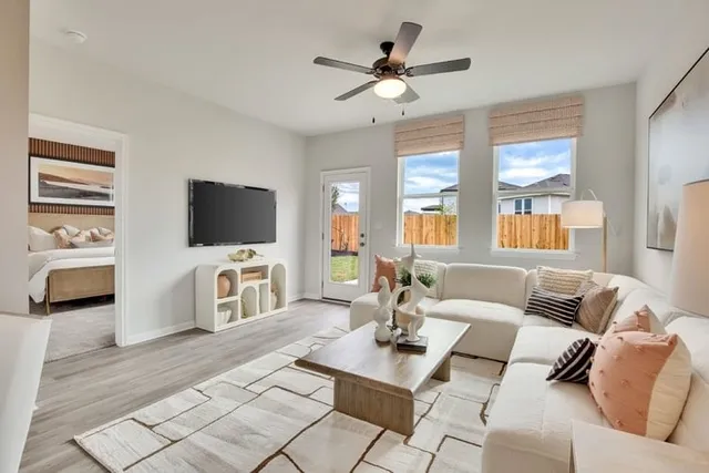 $267,990 | 127 Two Bits Lane, Elgin, TX 78621