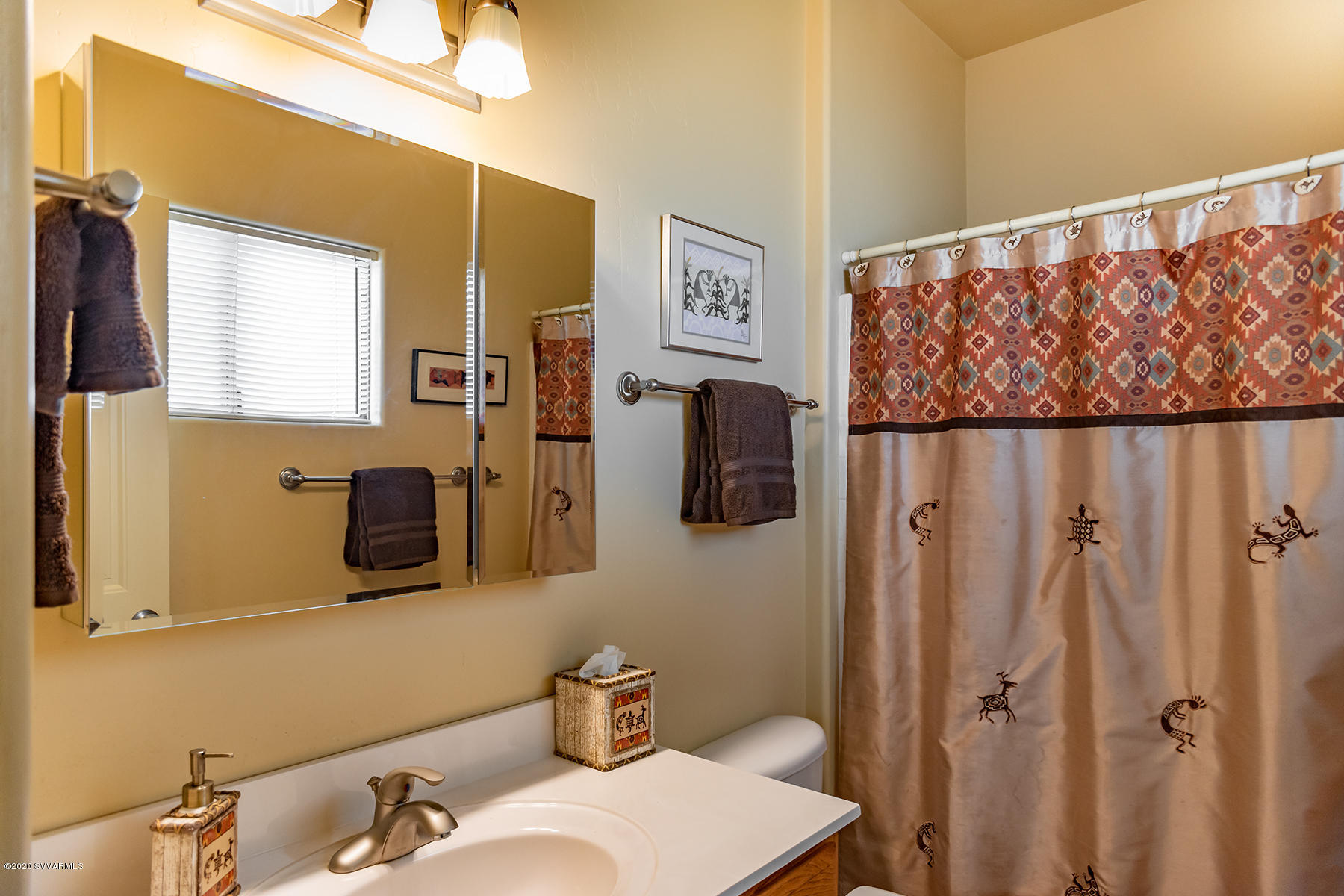 5600 North Laura Lane Rimrock, AZ 86335 - Photo 23 of 39 Master Bath