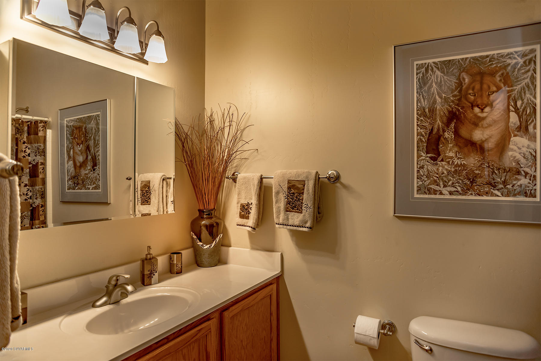 5600 North Laura Lane Rimrock, AZ 86335 - Photo 24 of 39 Guest Bathroom