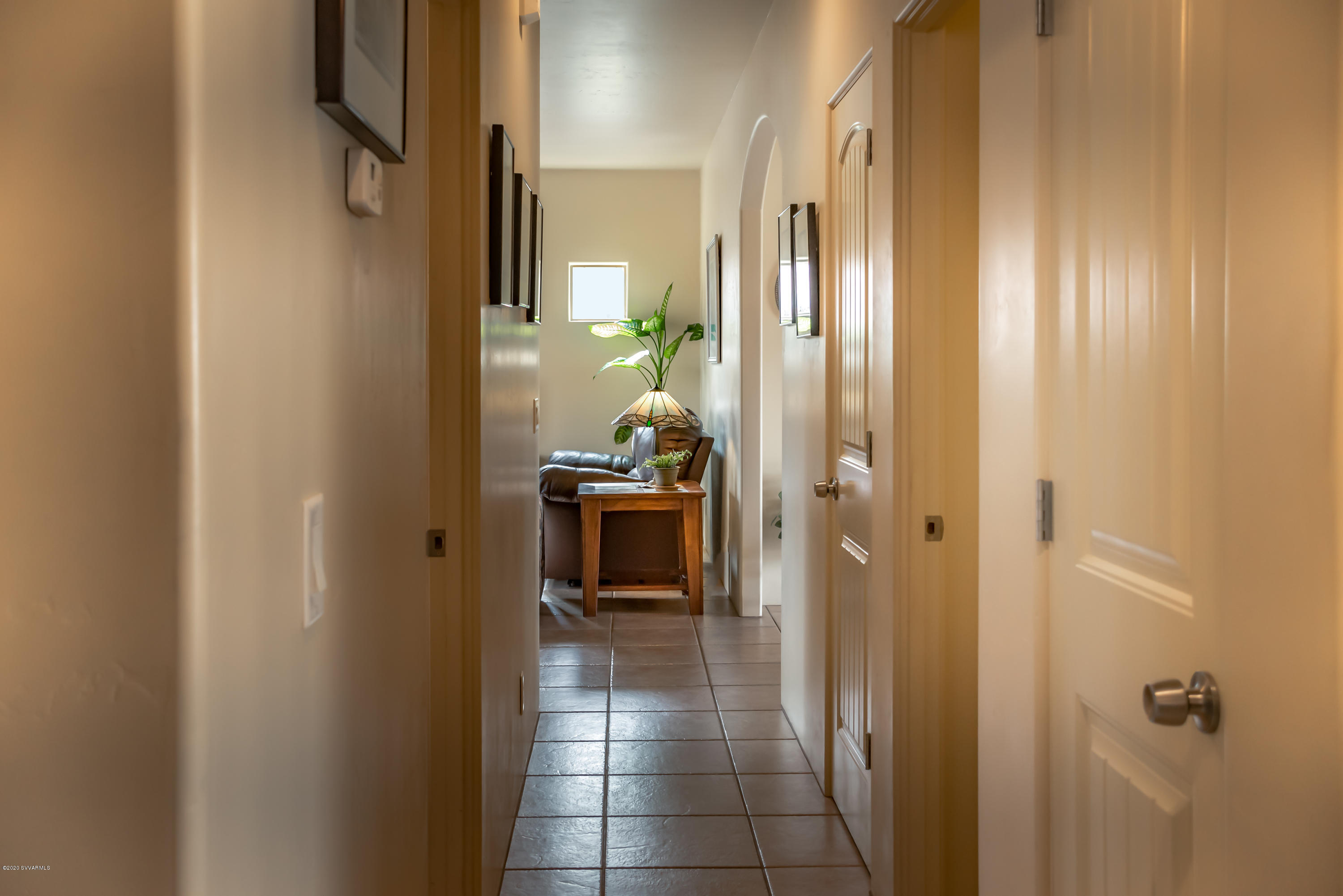 5600 North Laura Lane Rimrock, AZ 86335 - Photo 25 of 39 Hallway