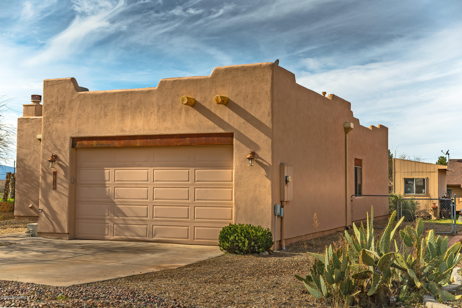5600 North Laura Lane Rimrock, AZ 86335 - Photo 5 of 39 500 plus SF Garage!