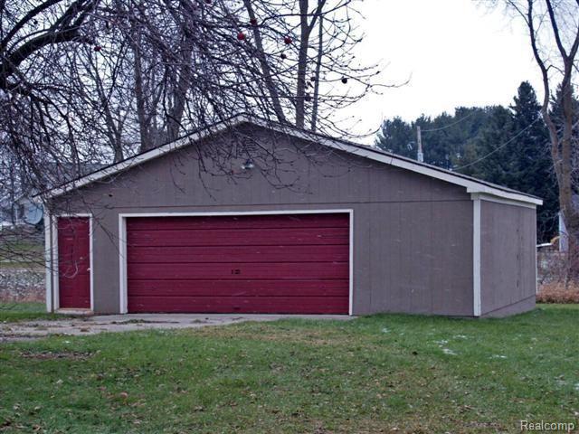 7032 North Latson Road Howell, MI 48855 - Photo 9 of 12 Pole Barn