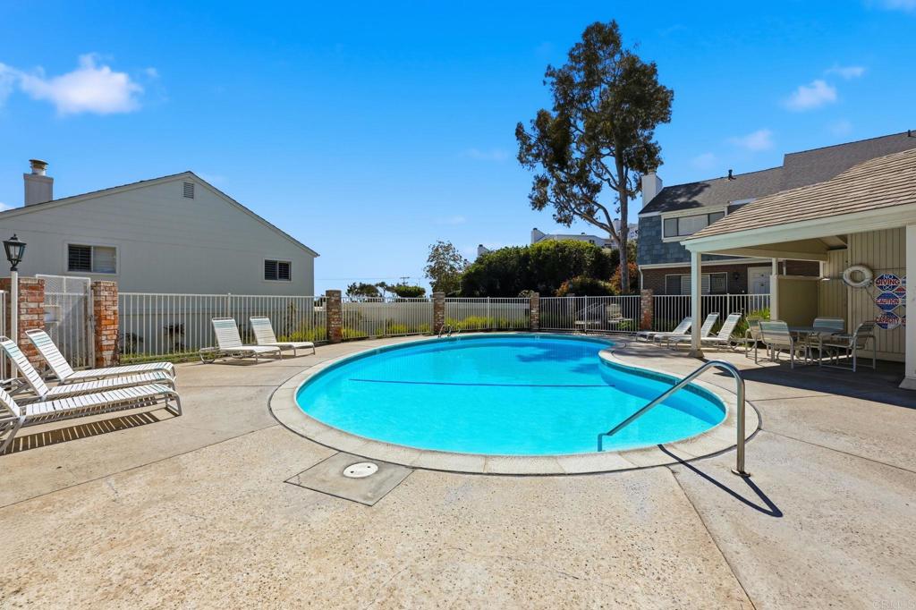 821 Del Mar Downs Road, Unit D Solana Beach, CA 92075 - Photo 25 of 29