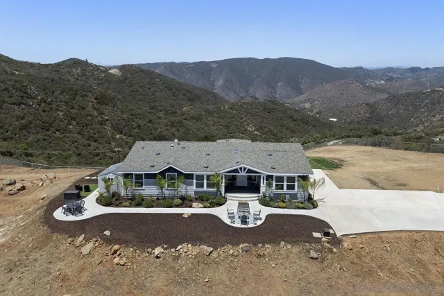 $929,000 | 4027 Sumac Summit, Fallbrook, CA 92028