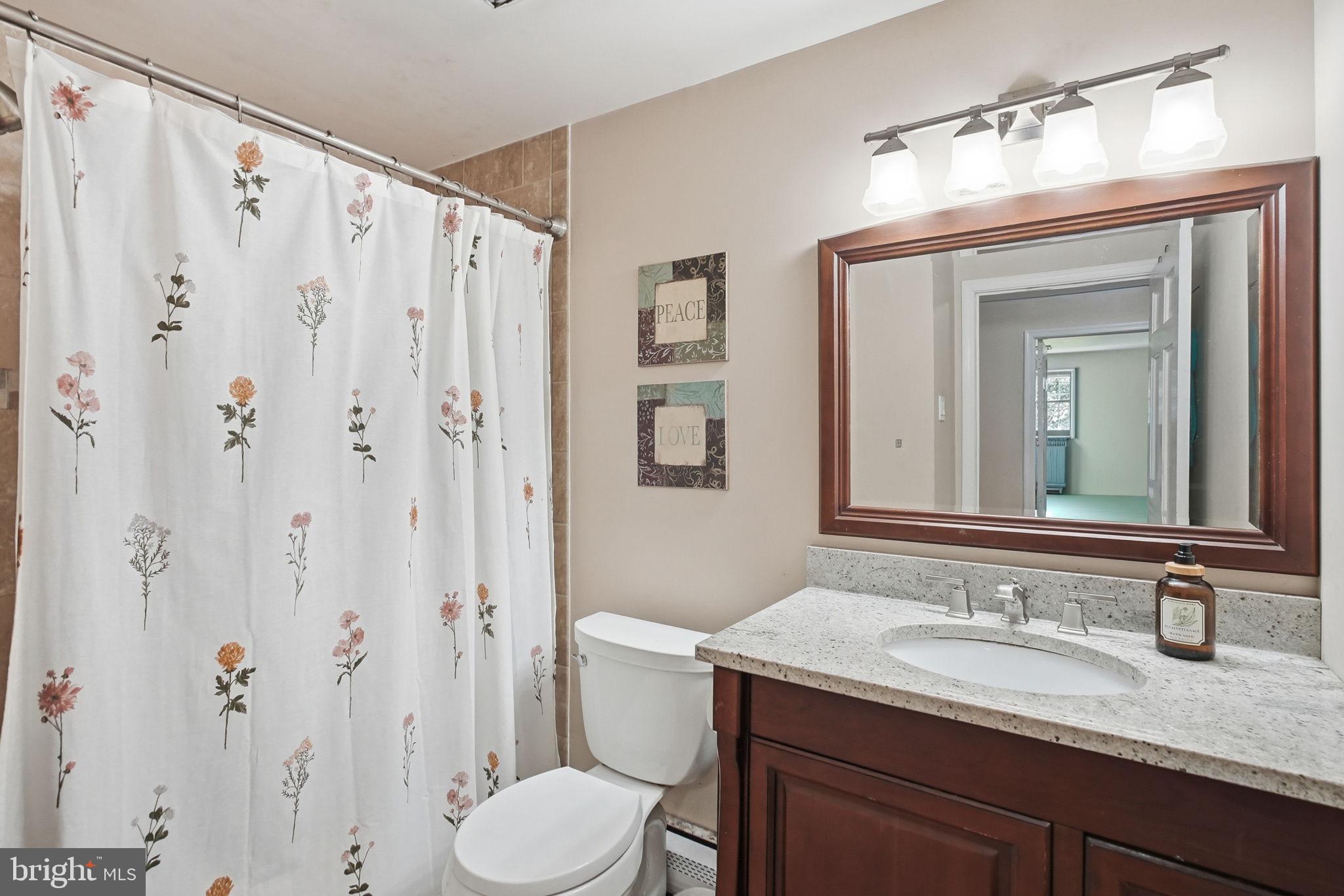 2402 Hickory Hill Road Chadds Ford, PA 19317 - Photo 22 of 33 Hall Bath