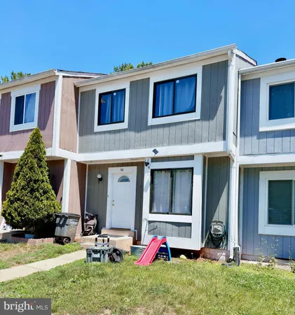 $440,000 | 30 Sugarland Square Court, Sterling, VA 20164