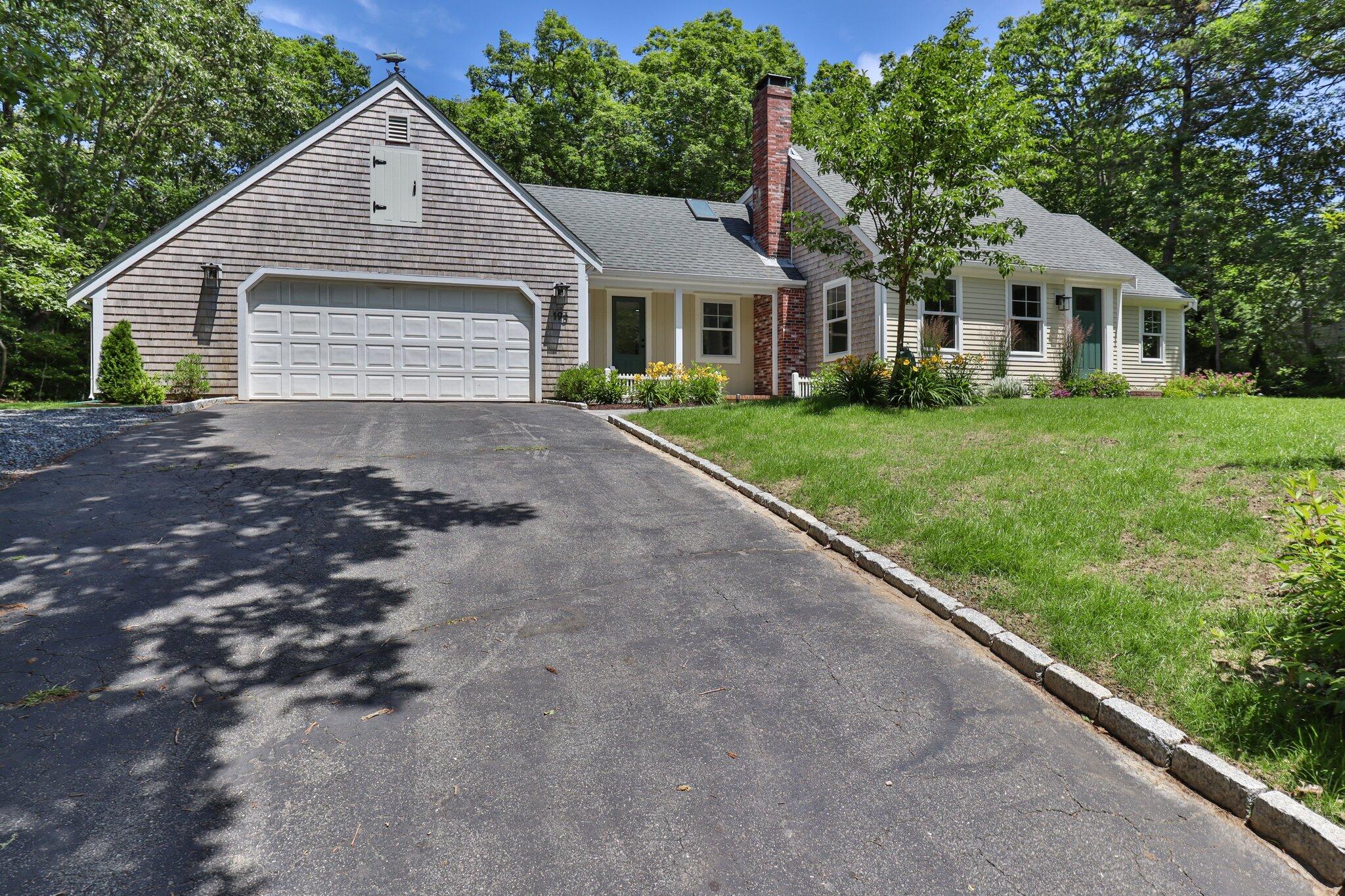 193 Northgate Road Chatham, MA 02633 - Photo 3 of 72 a view of front a house with a yard