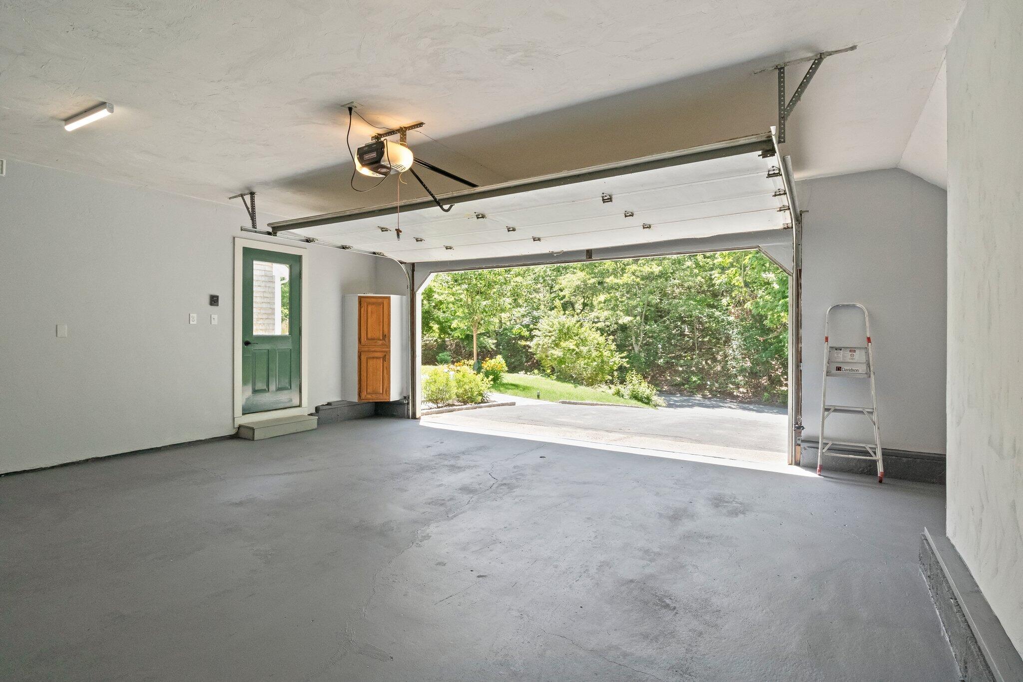 193 Northgate Road Chatham, MA 02633 - Photo 55 of 72 a view of a room with window and ceiling fan