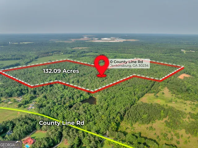 a view of a tennis court