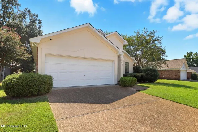 $260,000 | 222 Brenhaven Boulevard, Brandon, MS 39047
