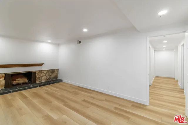 $1,410,000 | 975 Valley Vista Drive, Camarillo, CA 93010