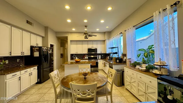 $3,990 | 571 West Locust Dr., Chandler, AZ 85248