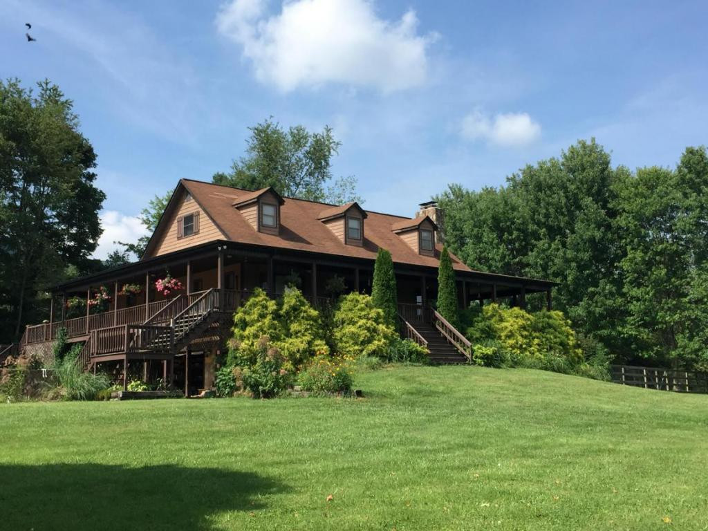 154 Clyde White Road Elizabethton, TN 37643 - Photo 1 of 18 Photo 1