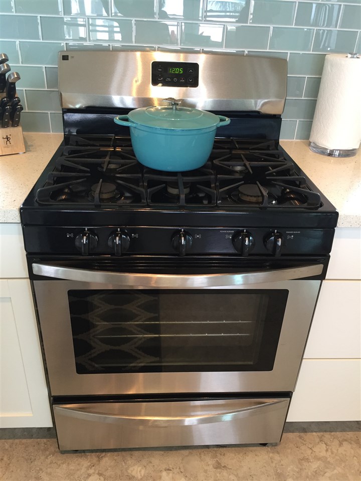 300 Hanauana Road Haiku, HI 96708 - Photo 19 of 30 a close view of stove