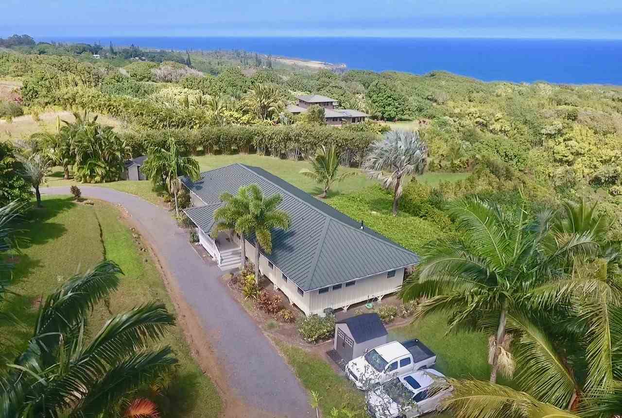 300 Hanauana Road Haiku, HI 96708 - Photo 23 of 30 a view of a city from a terrace