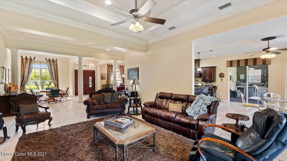 3712 Glenn Road Mims, FL 32754 - Photo 12 of 51 Living Room (4)