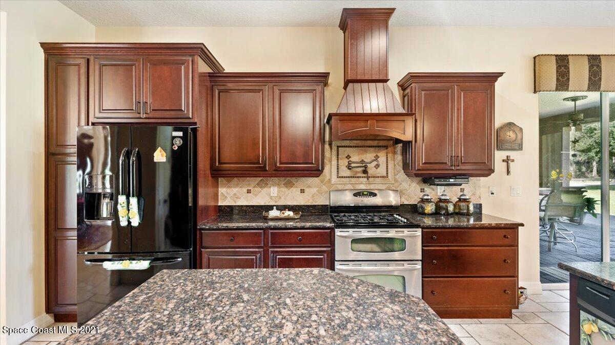 3712 Glenn Road Mims, FL 32754 - Photo 17 of 51 Kitchen (4)