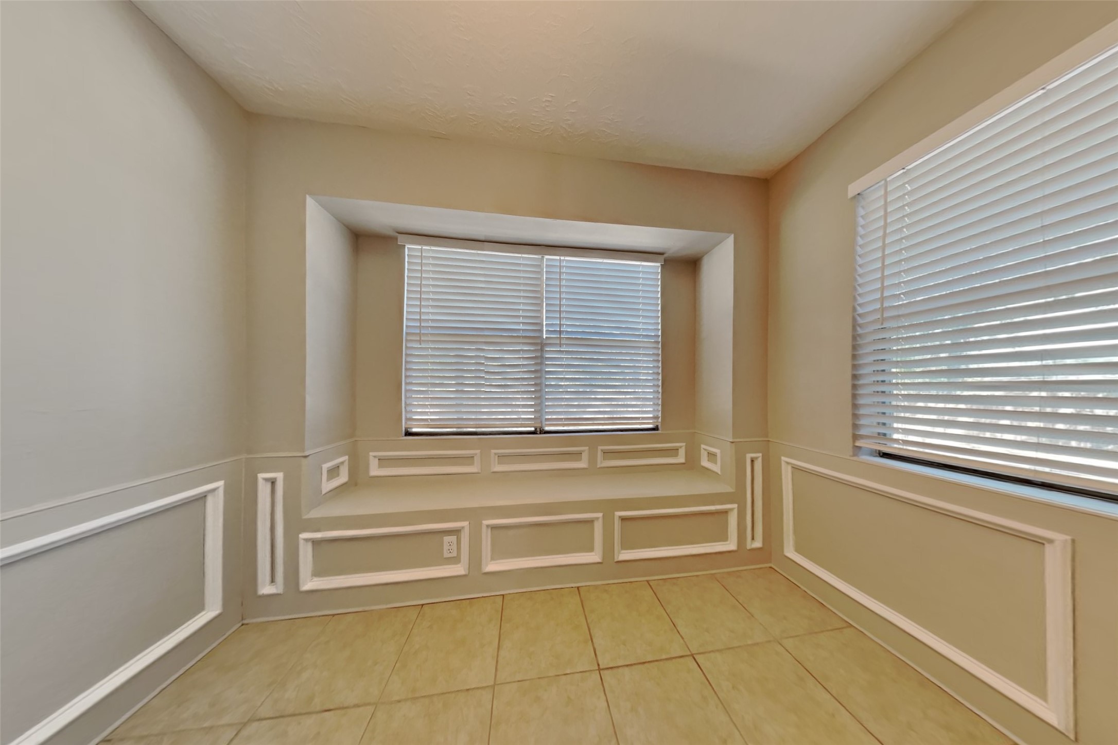 19022 White Candle Drive Spring, TX 77388 - Photo 6 of 22 a view of an empty room with a window