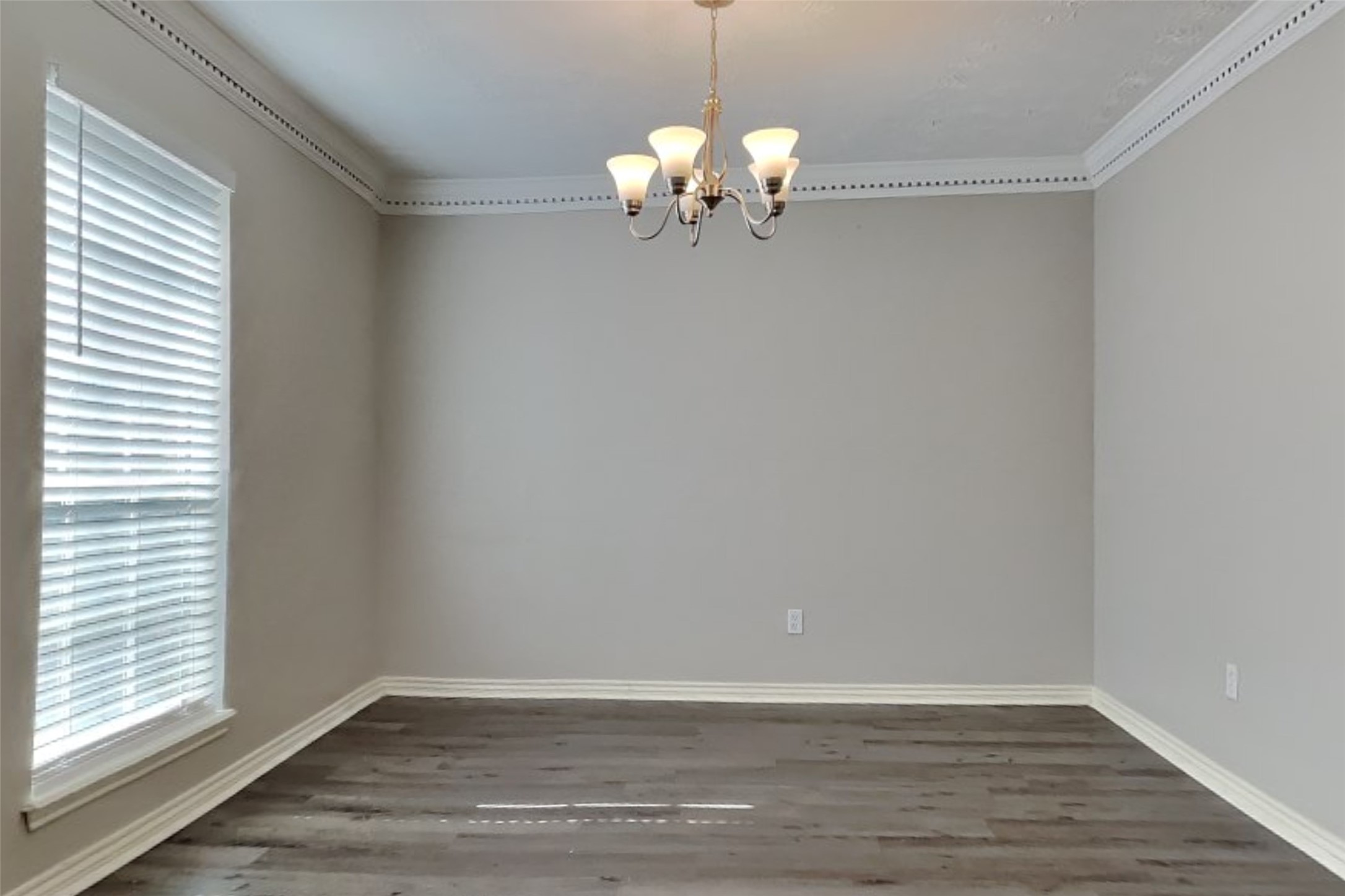 19022 White Candle Drive Spring, TX 77388 - Photo 7 of 22 a view of a chandelier in a room