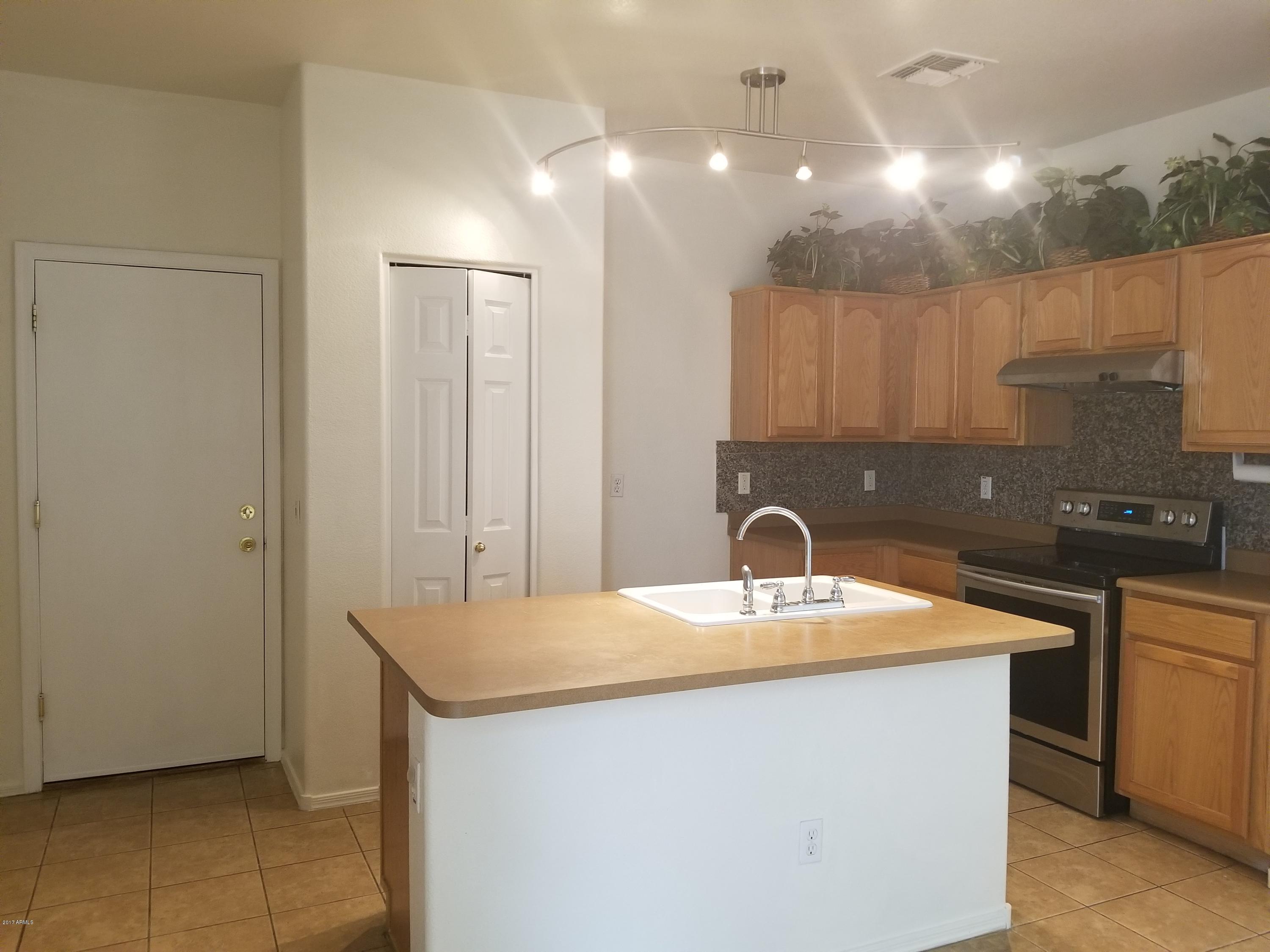 1454 East Bloch Road Phoenix, AZ 85040 - Photo 1 of 10 20171107_132828
