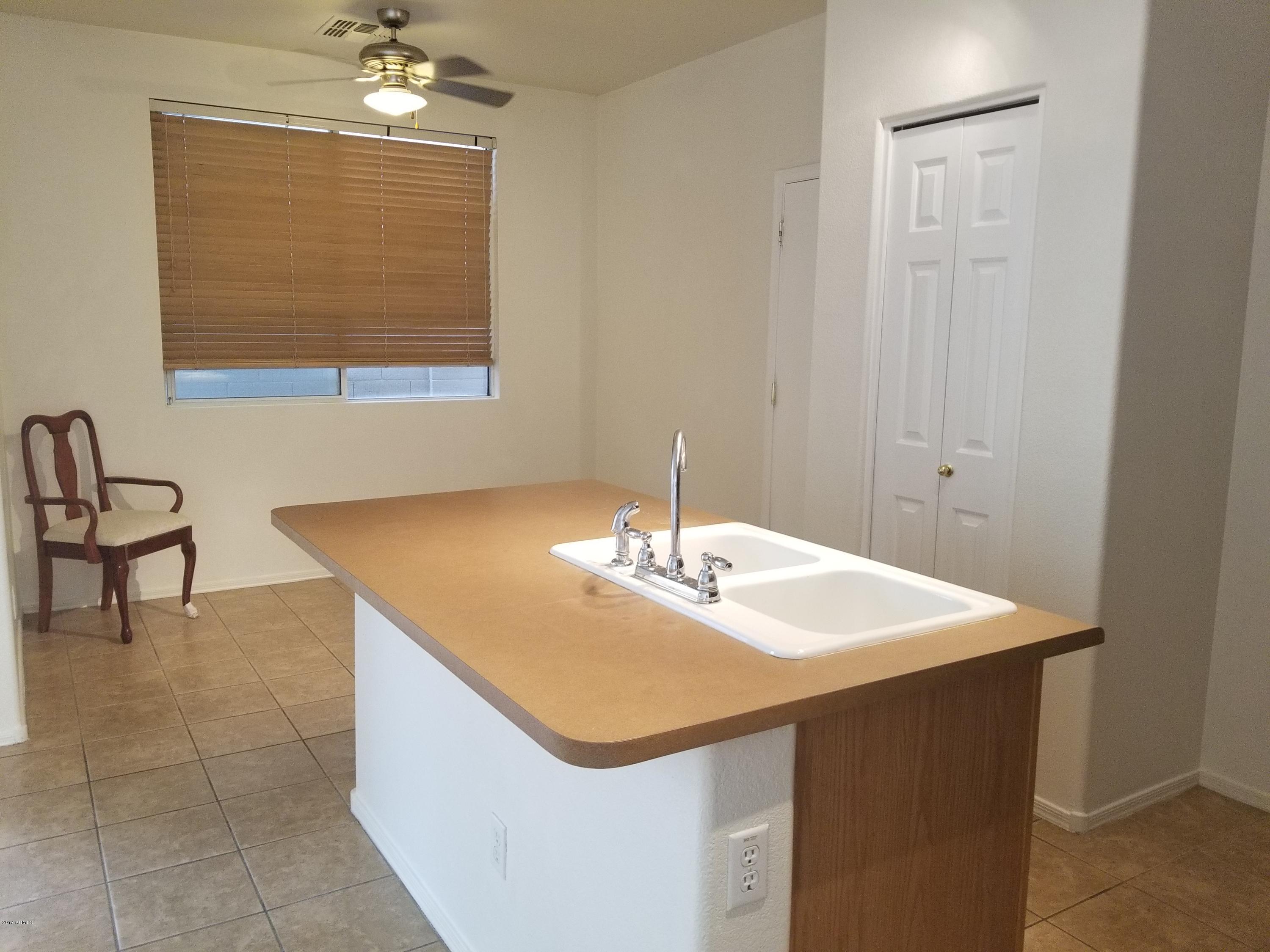 1454 East Bloch Road Phoenix, AZ 85040 - Photo 3 of 10 20171107_132939
