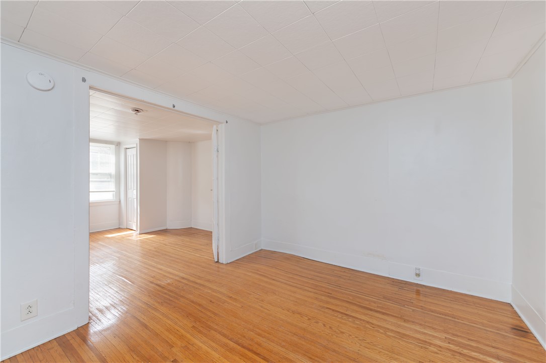 54 Sanford Street Rochester, NY 14620 - Photo 7 of 27