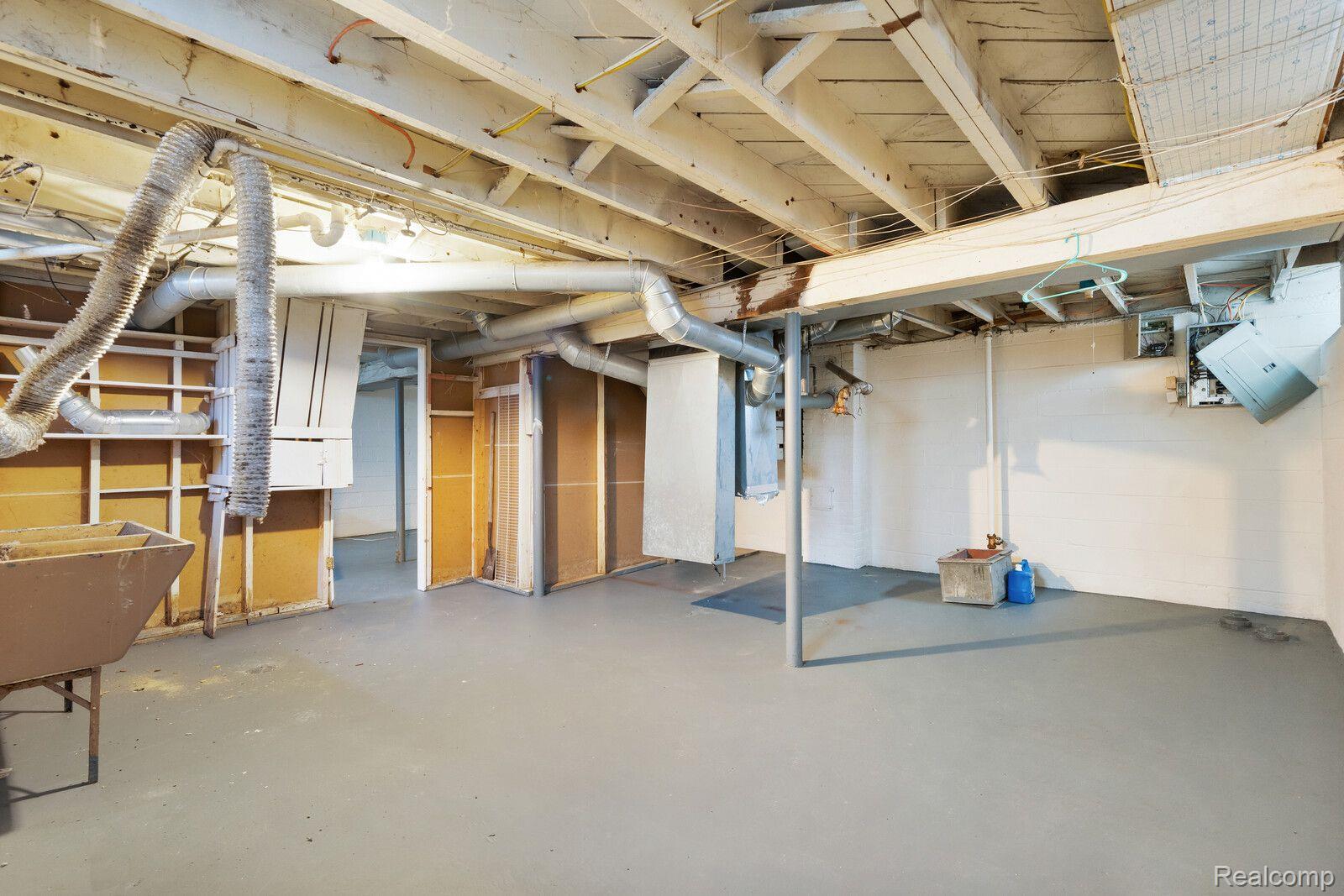 18759 Kelly Road Detroit, MI 48224 - Photo 10 of 17 Gallery Image 10