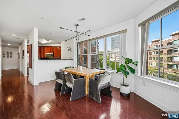 $5,800 | 22 Ave At Port Imperial, Unit 302, West New York, NJ 07093