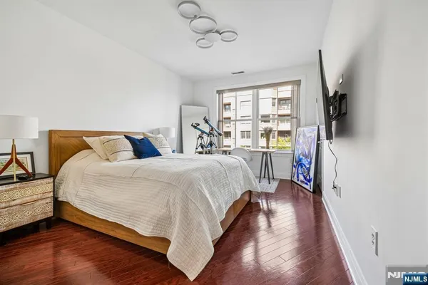 $5,800 | 22 Ave At Port Imperial, Unit 302, West New York, NJ 07093