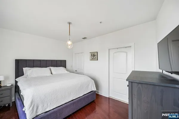 $5,800 | 22 Ave At Port Imperial, Unit 302, West New York, NJ 07093