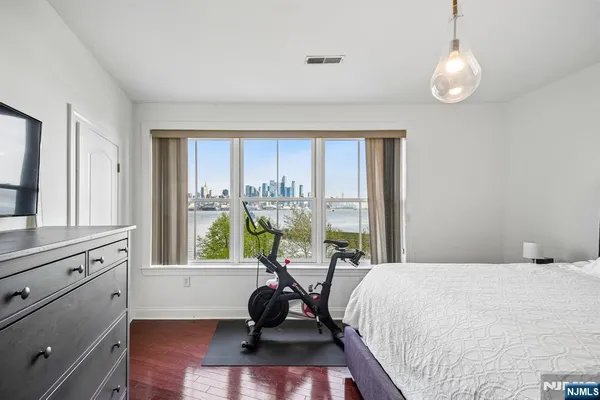 $5,800 | 22 Ave At Port Imperial, Unit 302, West New York, NJ 07093