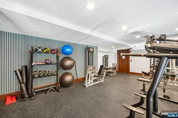 $5,800 | 22 Ave At Port Imperial, Unit 302, West New York, NJ 07093