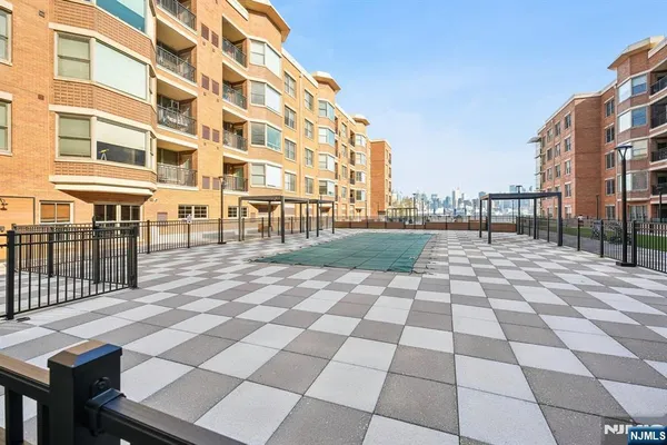 $5,800 | 22 Ave At Port Imperial, Unit 302, West New York, NJ 07093
