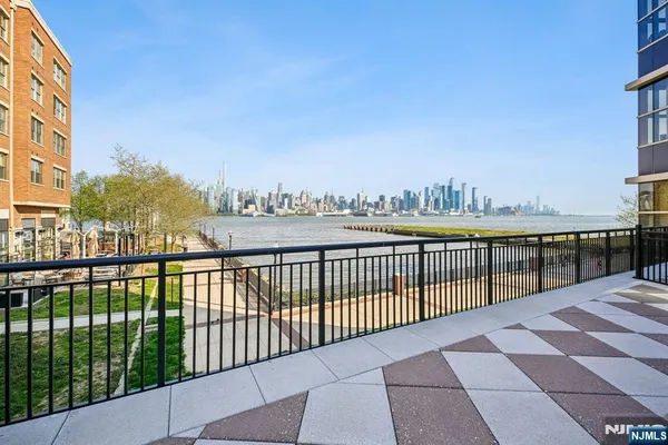 $5,800 | 22 Ave At Port Imperial, Unit 302, West New York, NJ 07093