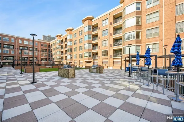 $5,800 | 22 Ave At Port Imperial, Unit 302, West New York, NJ 07093