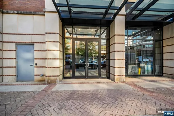 $5,800 | 22 Ave At Port Imperial, Unit 302, West New York, NJ 07093