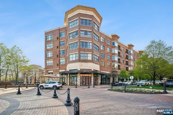 $5,800 | 22 Ave At Port Imperial, Unit 302, West New York, NJ 07093