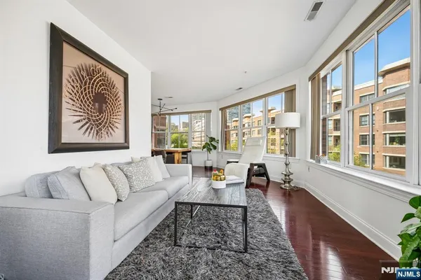 $5,800 | 22 Ave At Port Imperial, Unit 302, West New York, NJ 07093