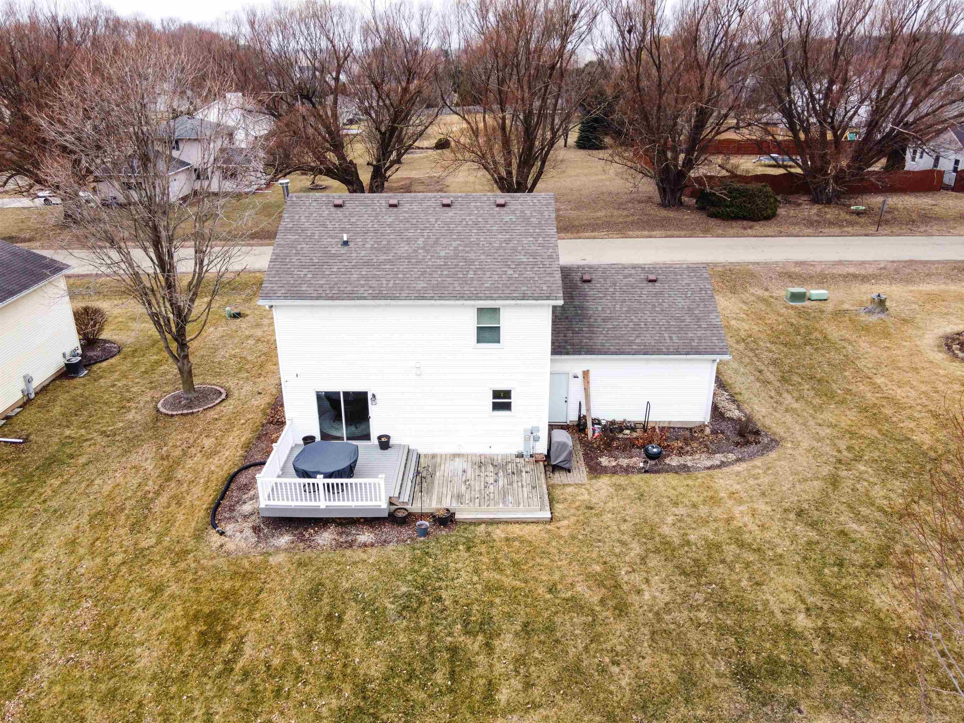 102 Windward Lane Rochelle, IL 61068 - Photo 4 of 41 Gallery Image 4
