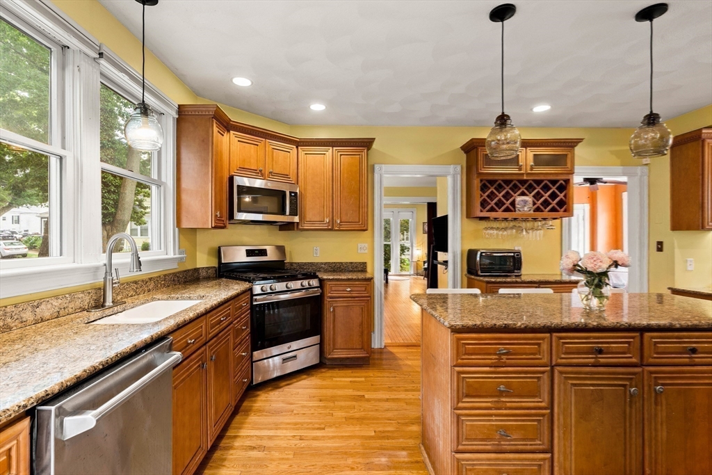 9 Sheridan Road Swampscott, MA 01907 - Photo 16 of 41