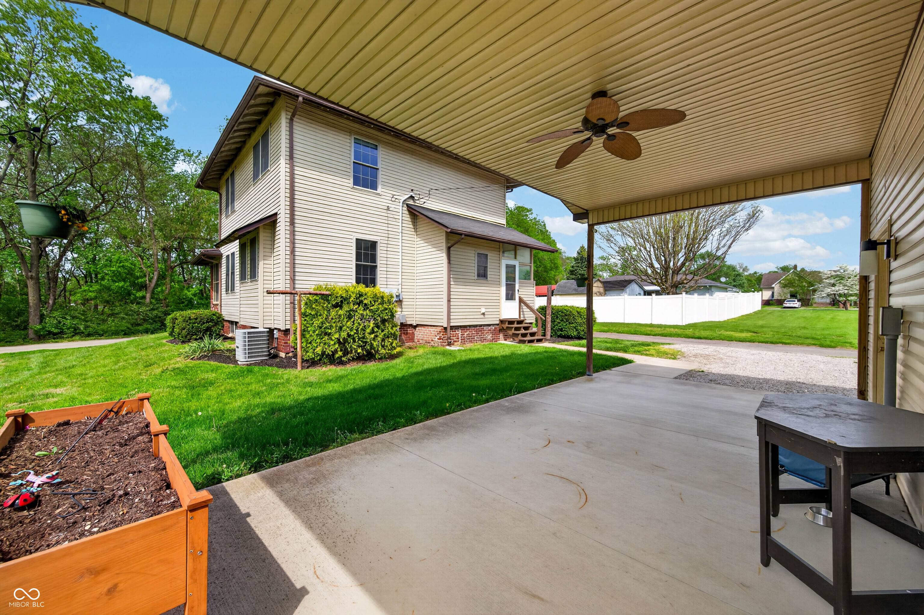 2115 Irwin Drive Columbus, IN 47201 - Photo 64 of 75