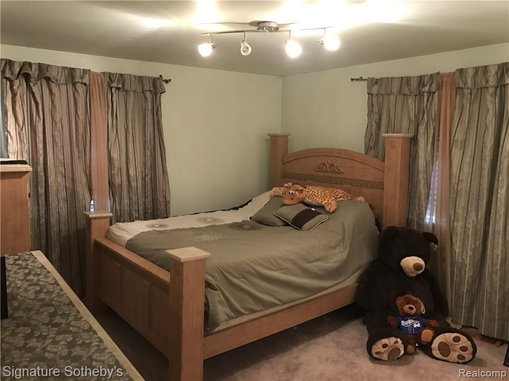 721 Abbey Court Rochester Hills, MI 48307 - Photo 18 of 24