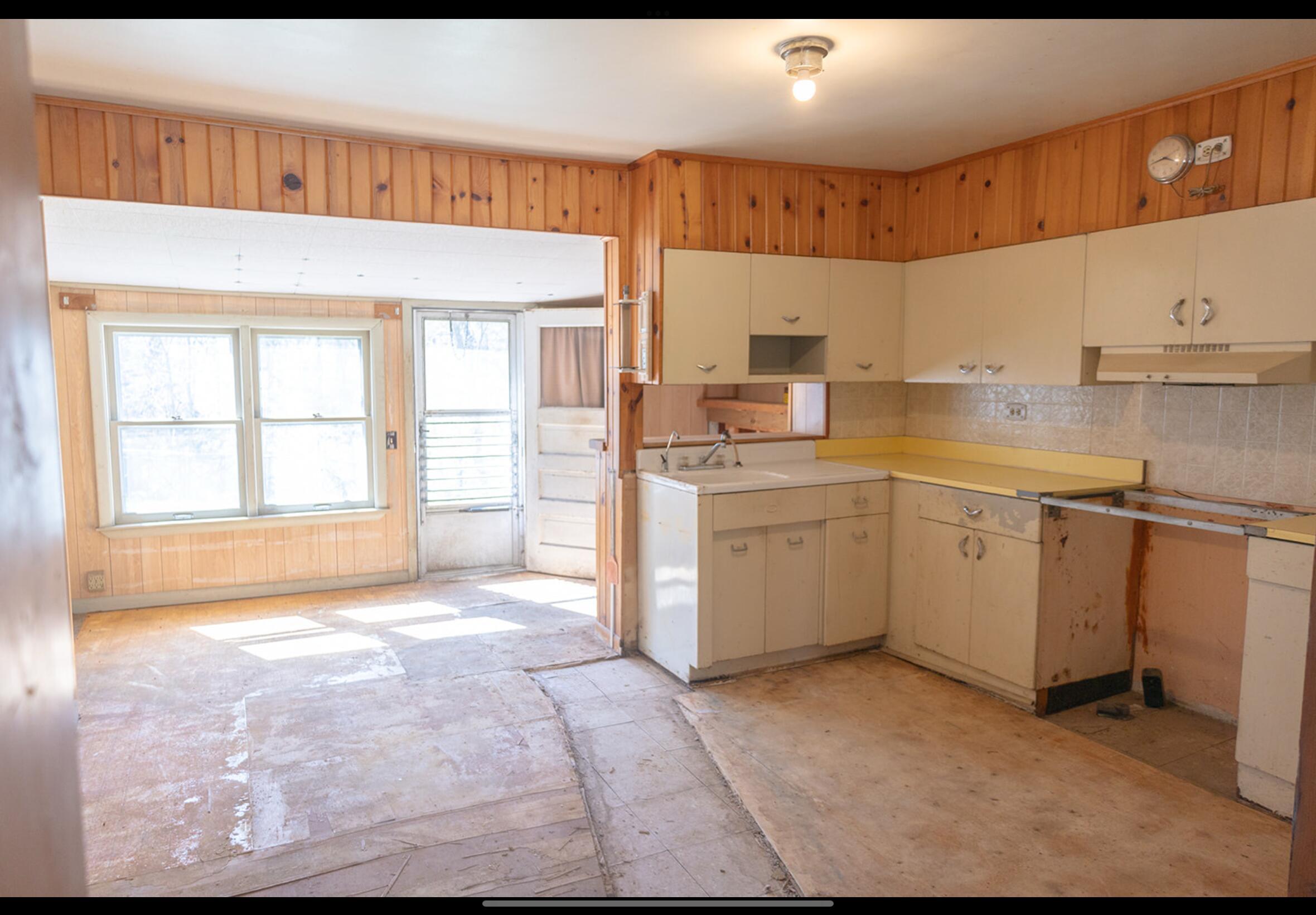 15232 Three Oaks Road Three Oaks, MI 49128 - Photo 5 of 15 IMG_0342