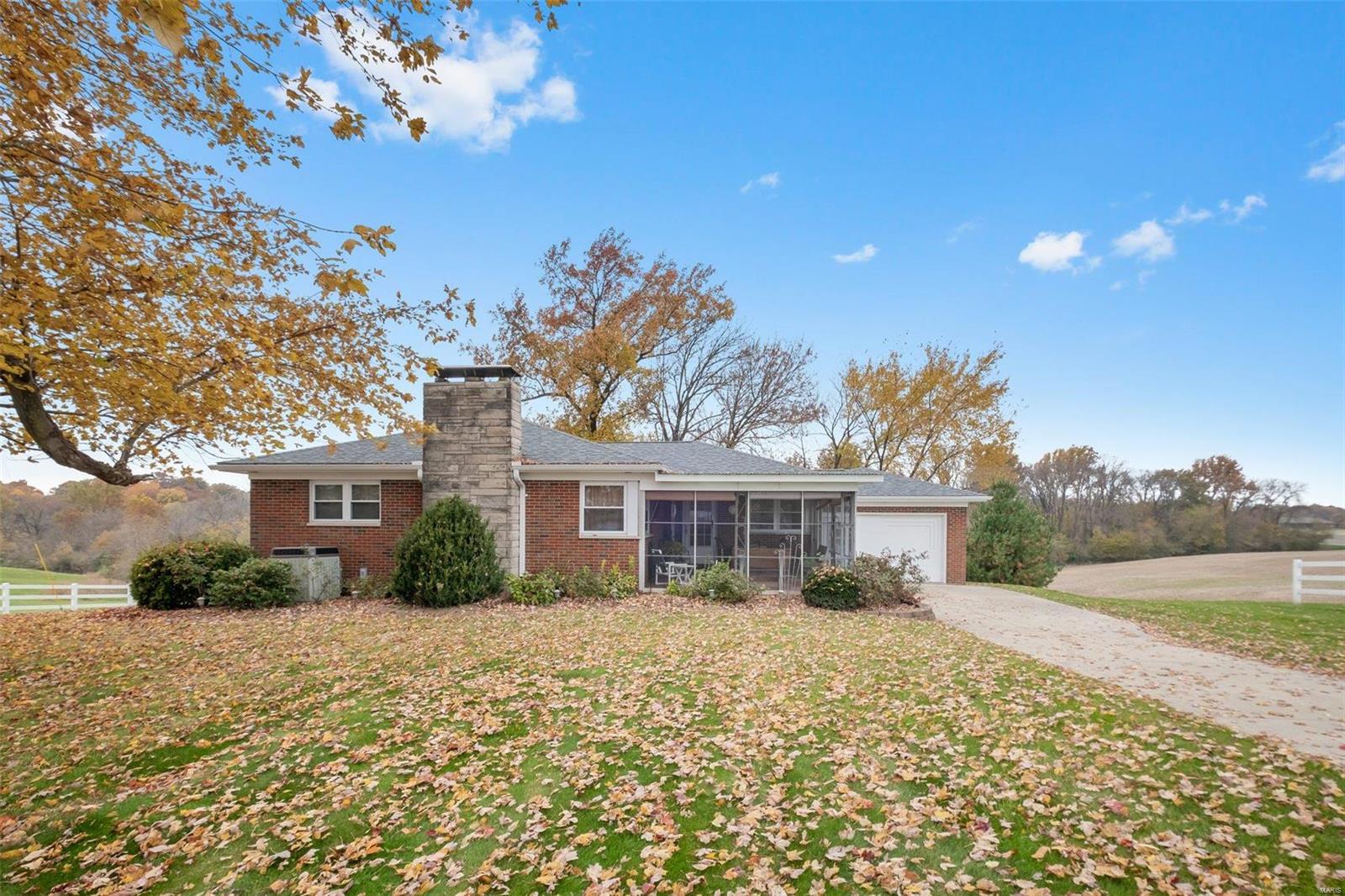 2851 Staunton Road Edwardsville, IL 62025 - Photo 16 of 37 Gallery Image 16