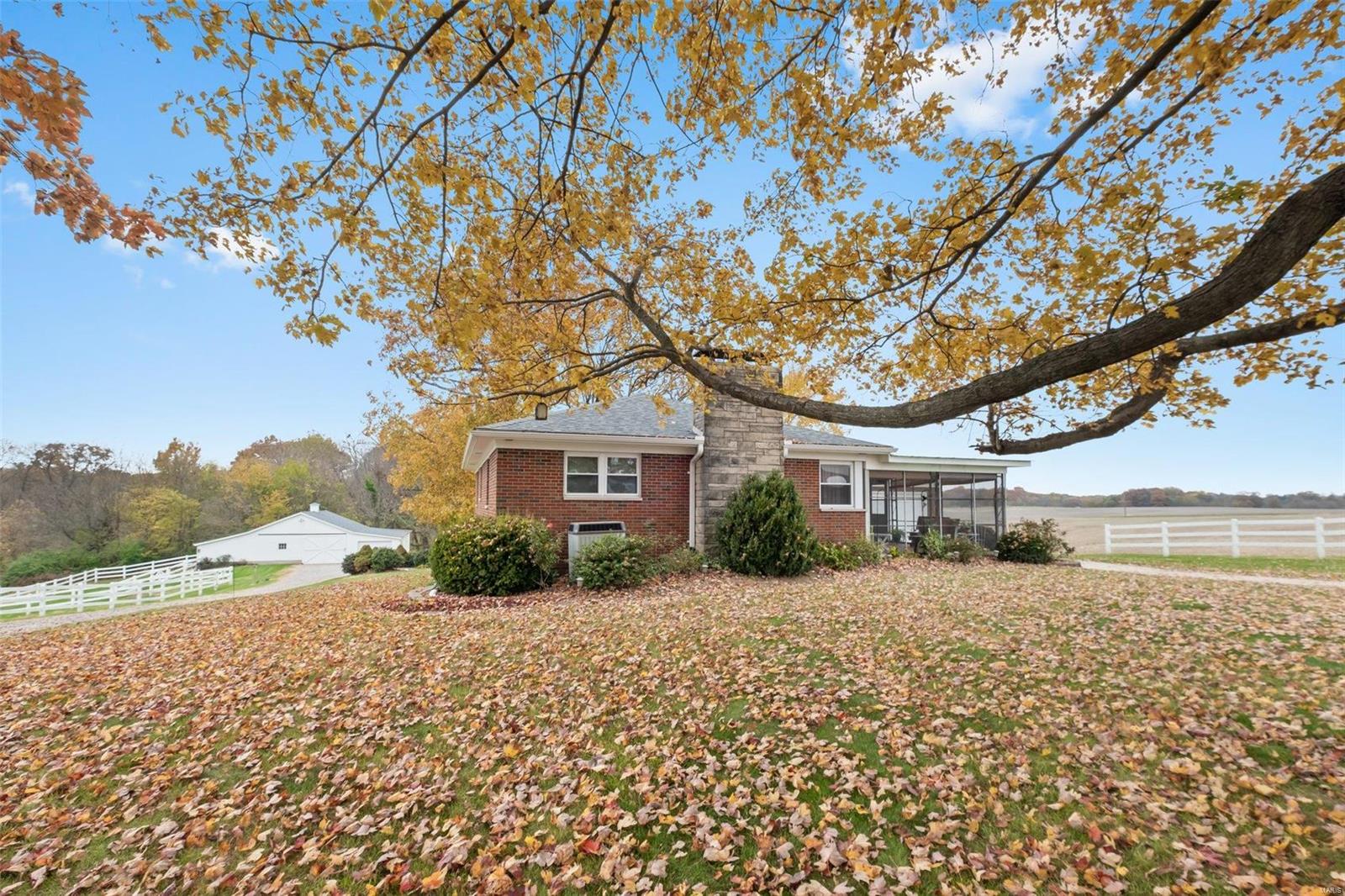 2851 Staunton Road Edwardsville, IL 62025 - Photo 10 of 37 Gallery Image 10