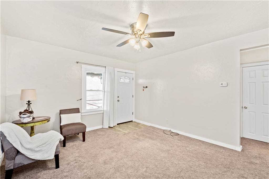 955 Boyce Road Bridgeville, PA 15017 - Photo 4 of 22