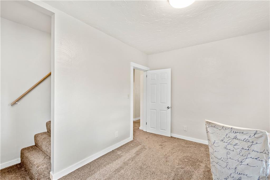 955 Boyce Road Bridgeville, PA 15017 - Photo 7 of 22