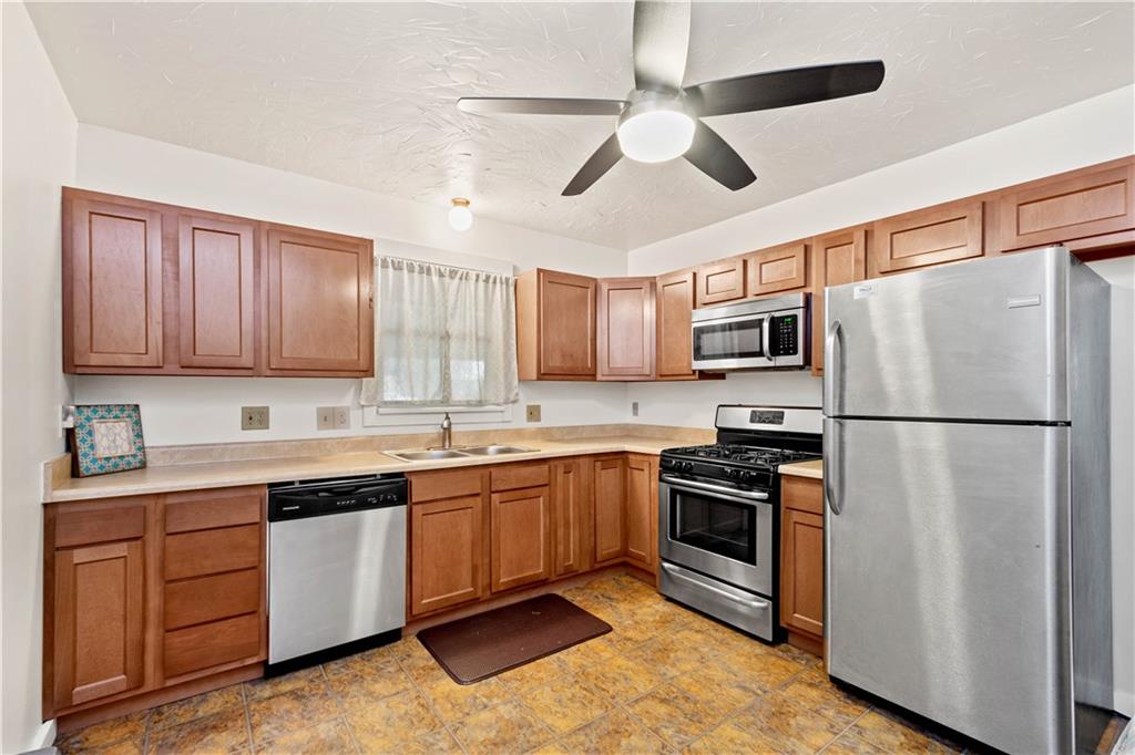 955 Boyce Road Bridgeville, PA 15017 - Photo 10 of 22