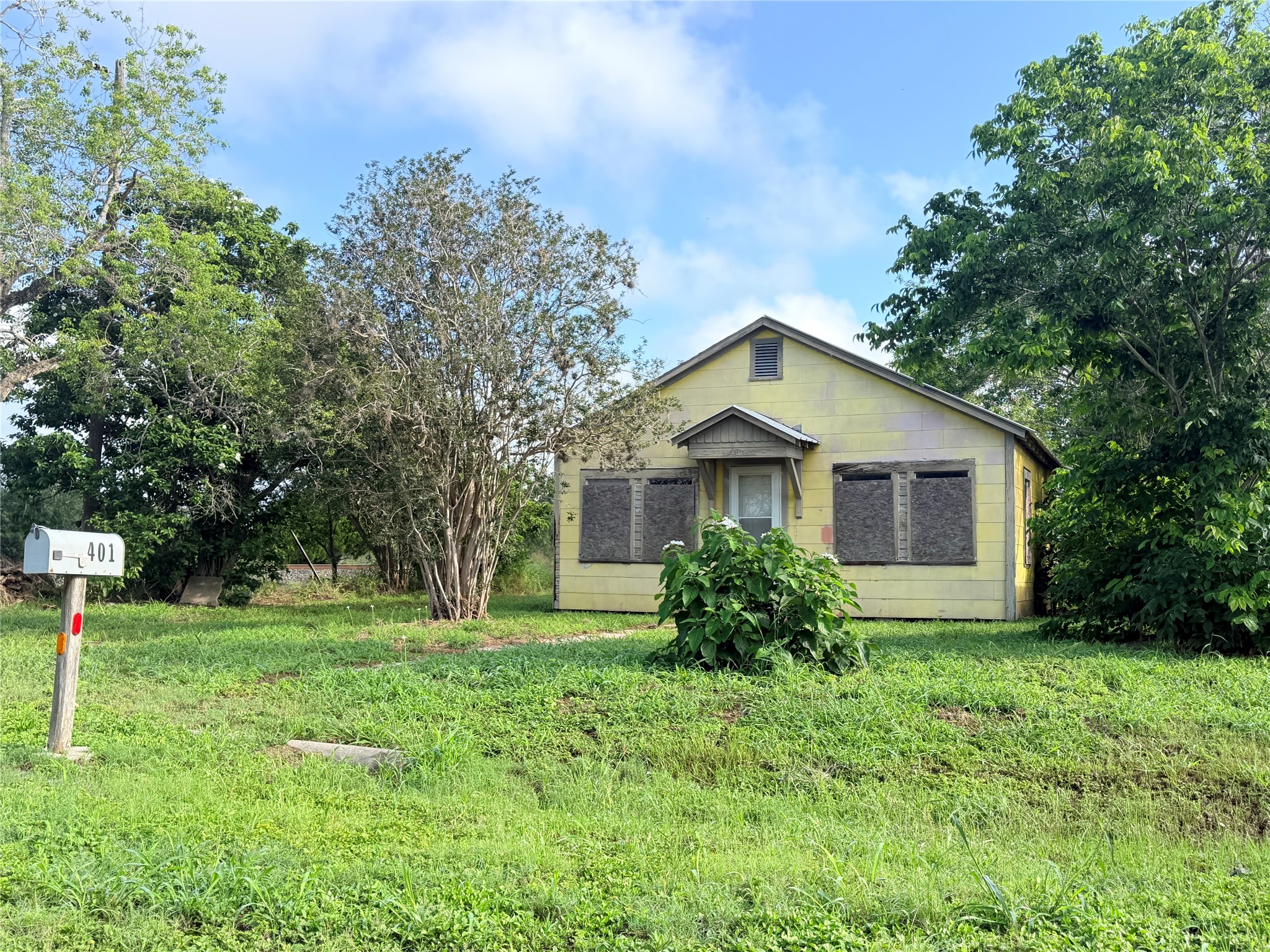 401 East Ward Street Refugio, TX 78377 - Photo 2 of 14